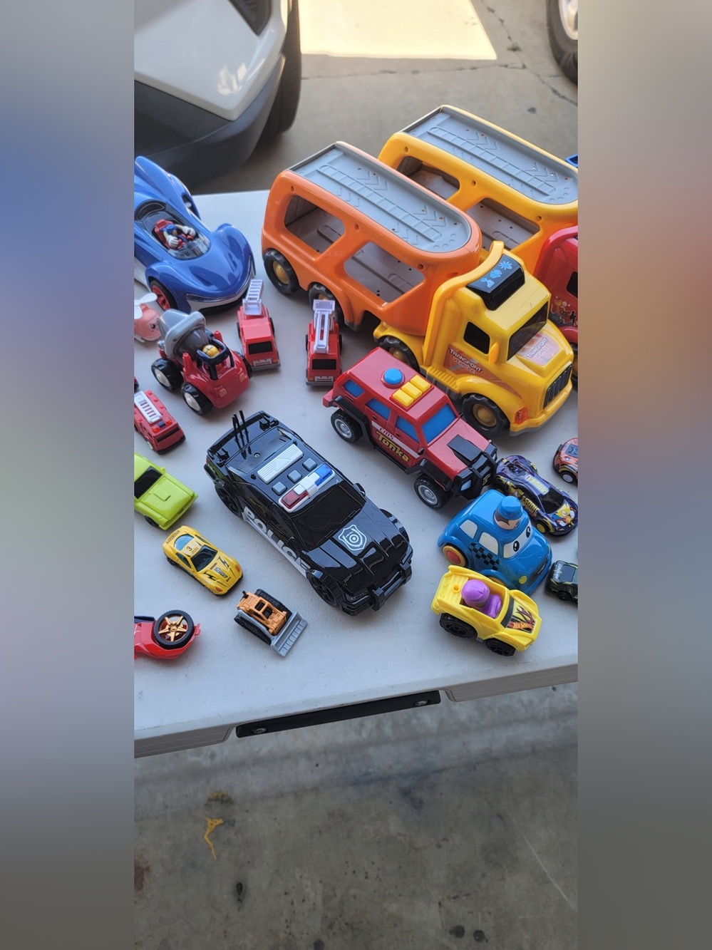 Mixed Kids Toy Cars and Trucks Lot Set - Yellow, Blue, Red